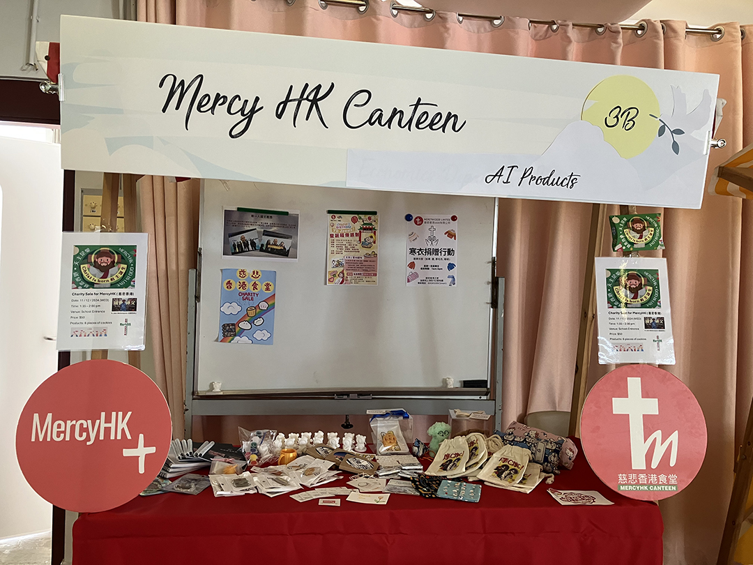 A group of people wearing face masksDescription automatically generated