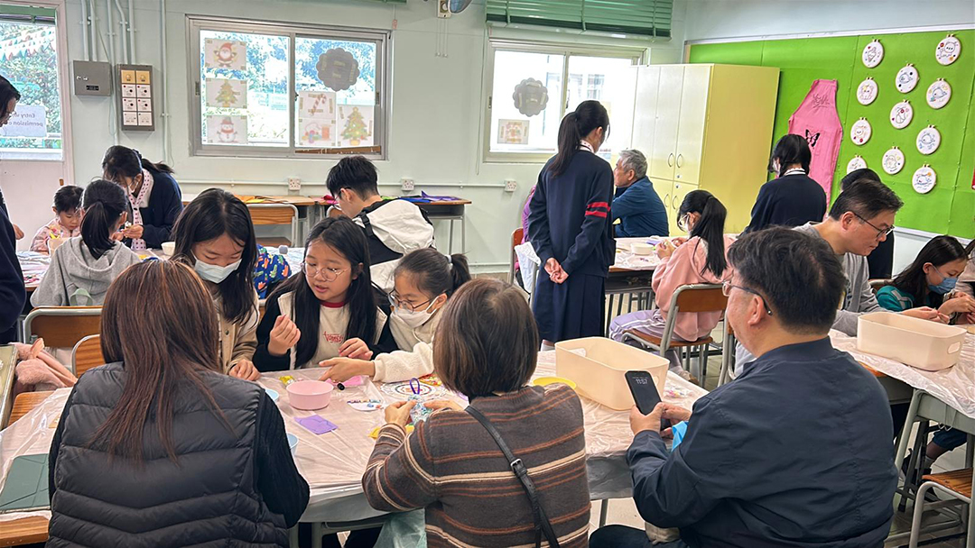 A group of people wearing masksDescription automatically generated