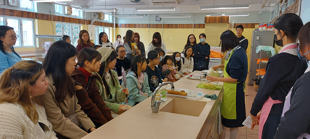 A group of people wearing masksDescription automatically generated